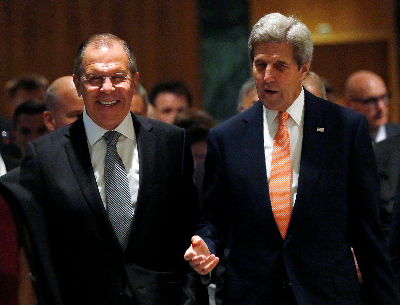 Da sinistra, il ministro russo degli Esteri Sergej Lavrov e il segretario di Stato americano John Kerry. 