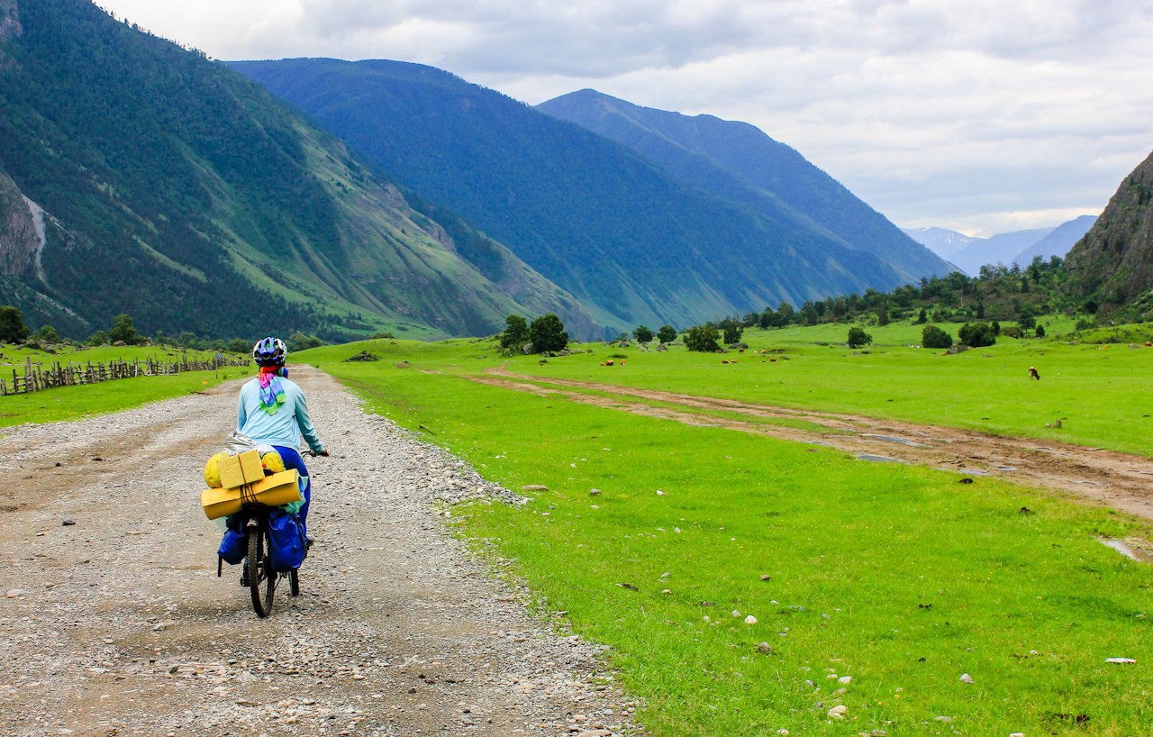 Altai's principal advantage in terms of bike trekking is its wide variety of routes
