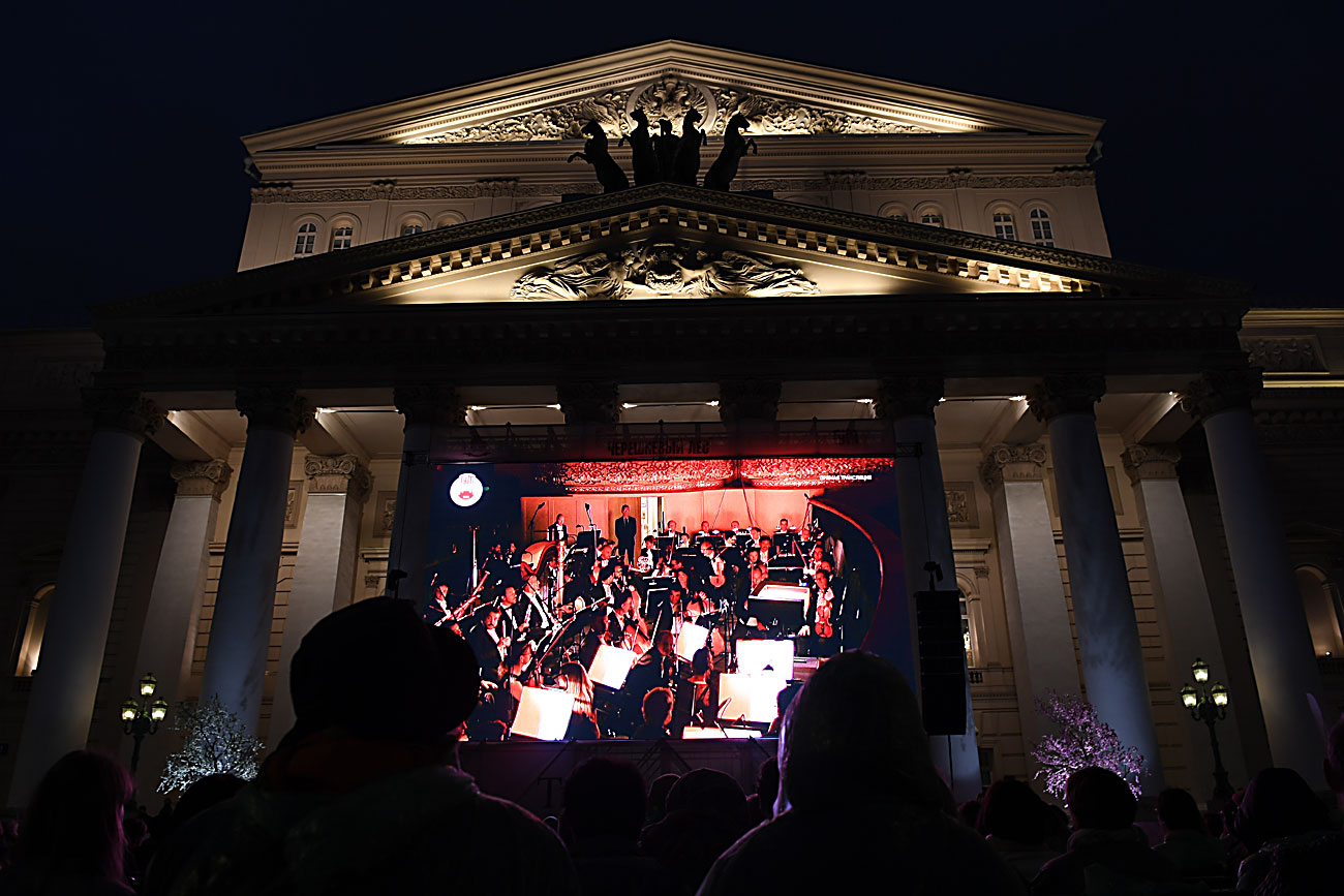 Live broadcast of Giuseppe Verdi's Simon Boccanegra from the Bolshoi Theatre on Teatralnaya Square in Moscow. The event closes the La Scala tour in Moscow during the Black Cherry Orchard open arts festival.