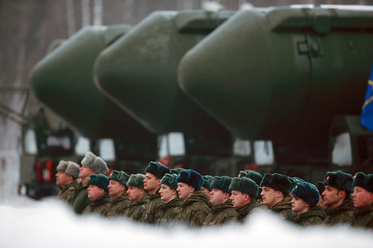 RS-24 Yars mobile intercontinental ballistic missile systems of the Teikovo missile division, Ivanovo Region, February 2016. 