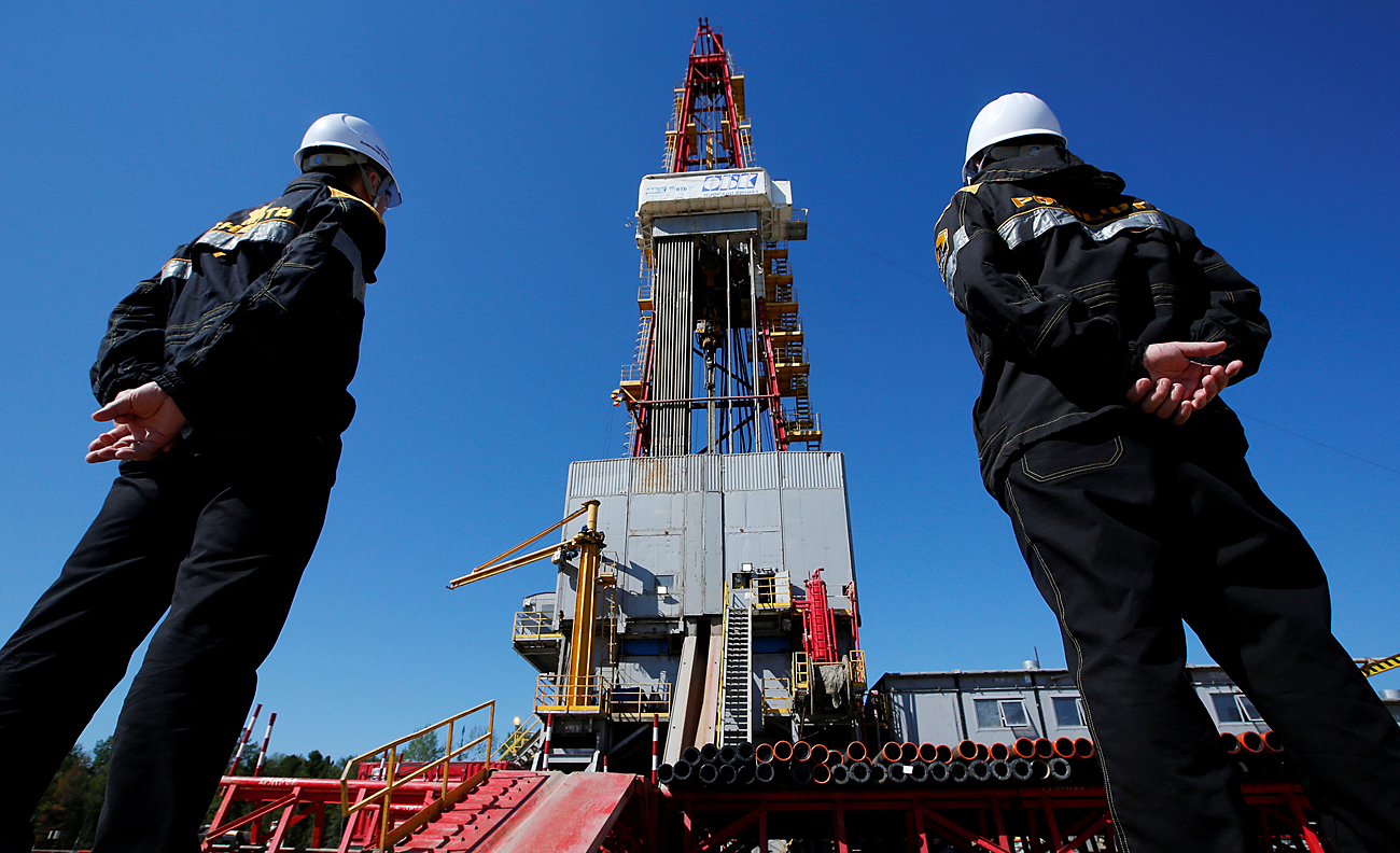 Kilang minyak Rosneft di dekat kota Nefteyugansk, Siberia Barat, Rusia.