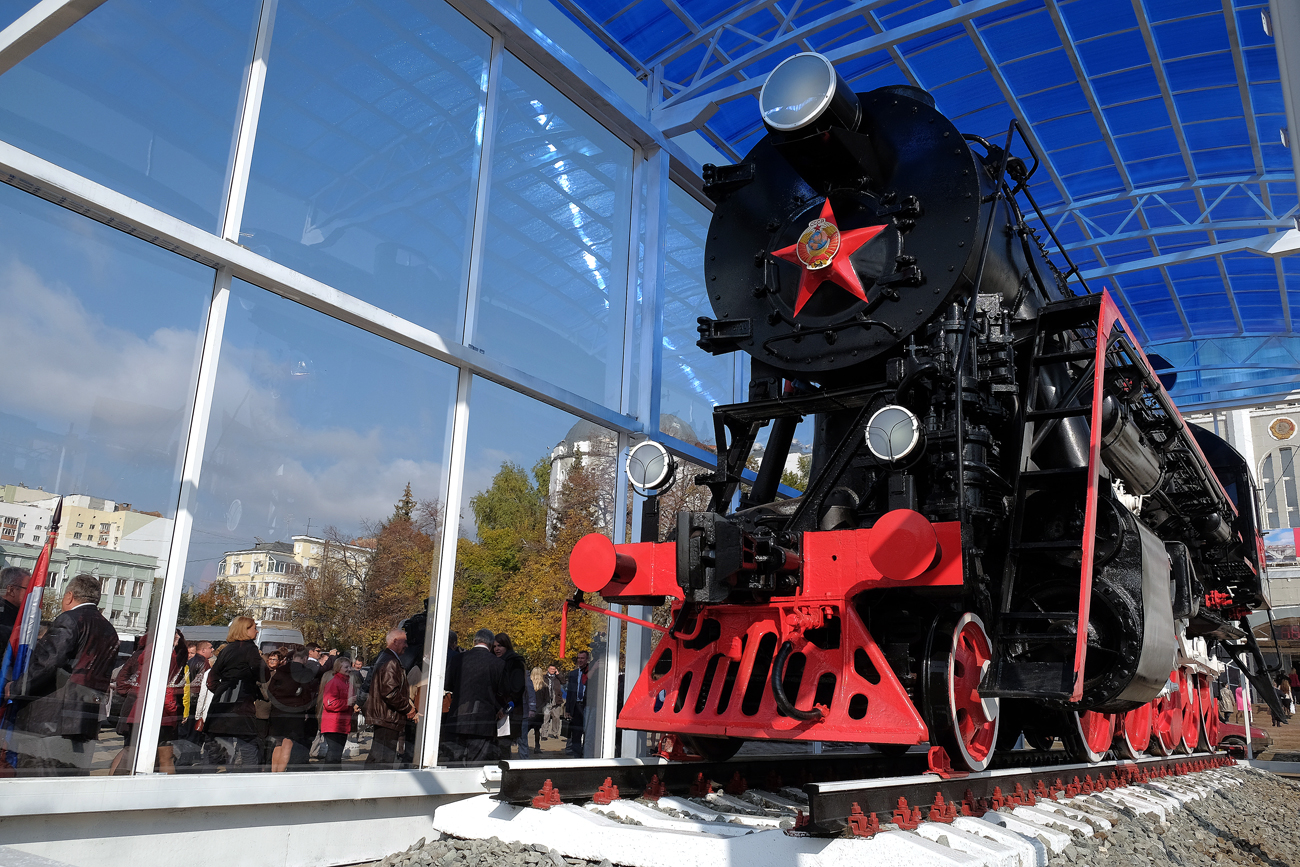 At the opening ceremony of the monument to the locomotive "Lebedyanki" in front of the train station on Komsomolskaya Square in Samara, 620 miles east from Moscow.