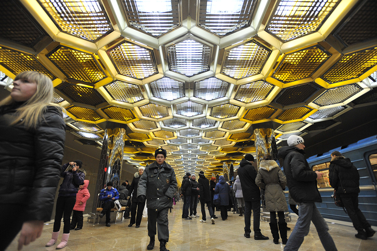 Anche la metro di Ekaterinburg non è molto grande: conta 9 stazioni per 12 chilometri di lunghezza. Inaugurata nel 1991, può trasportare fino a 200mila passeggeri al giorno