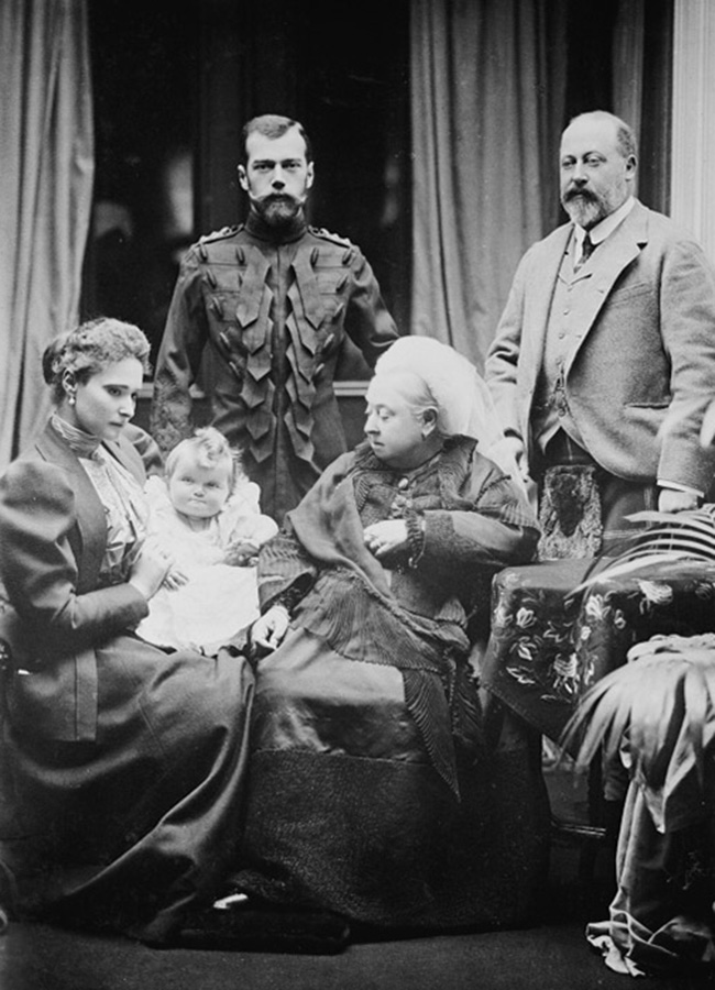 Nicholas II had five children from his marriage to Alexandra Fyodorovna: Olga, Tatiana, Maria, Anastasia, and their son, Alexei. / Alexandra Fyodorovna, Nicholas II, their youngest daughter Olga Nikolaevna, Queen Victoria, and the Prince of Wales.