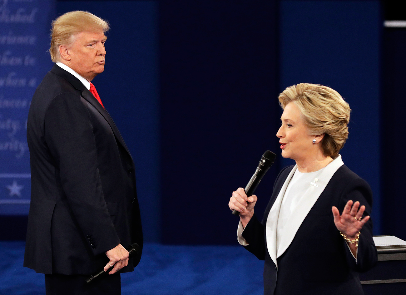 Les candidats à la présidence US Donald Trump (à gauche) et Hillary Clinton.
