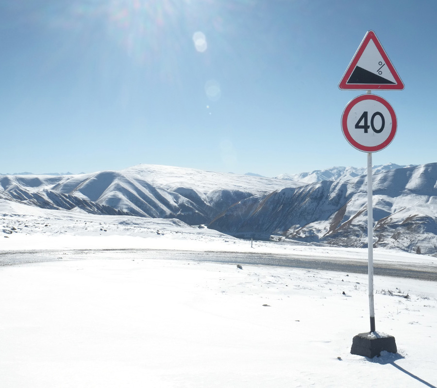 En un jour de route, vous serez au coeur de montagnes baignées de rapides torrents.