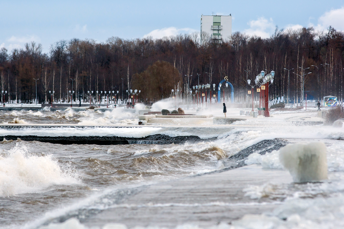 Storm on Lake Onega in Petrozavodsk