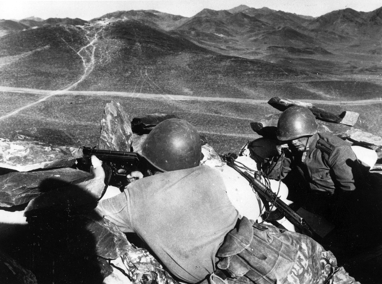 Съветски войници на хълма Каменная на съветско-китайската граница по време на войната.