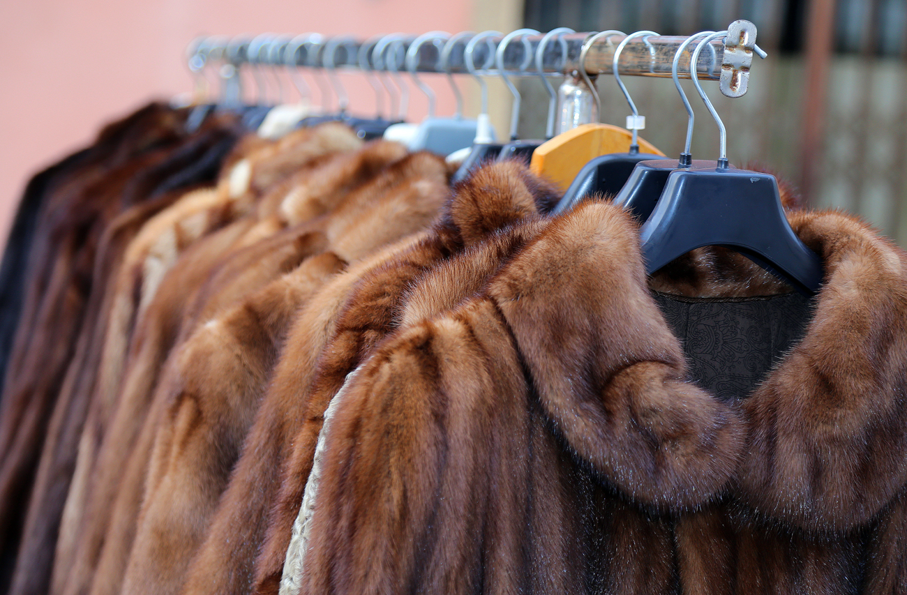 According to the FTS, before April there were only 260,000 official traders on the fur market, meaning that these “grey” or semi-legal market goods could be “legalized” and put on the official market.