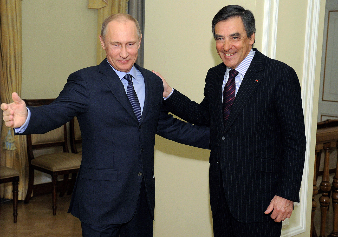 Владимир Путин с бившия френски министър-председател Франсоа Фийон в резиденцията на руския президент Ново Огарьово.
