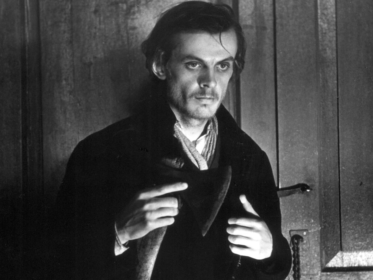 Georgij Taratorkin v vlogi Rodiona Raskolnikova v filmu Zločin in kazen (1970).