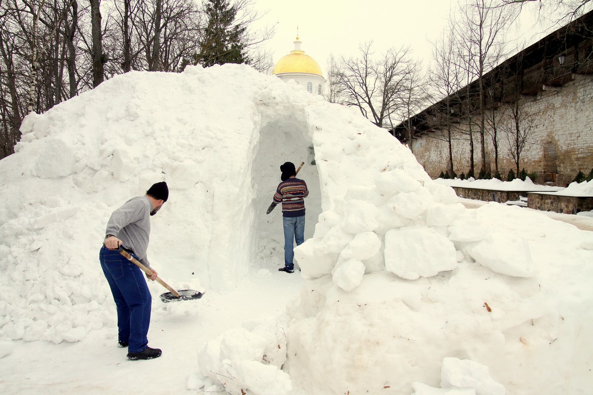 У северној Русији снег се топи тек у лето, а негде, као у Јакутији и на Чукотки, може се рећи да зима никада не престаје.