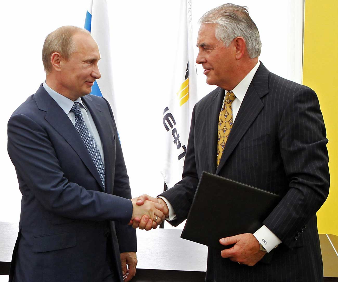 Vladímir Putin y Rex Tillerson durante un encuentro en Rusia en 2012. 