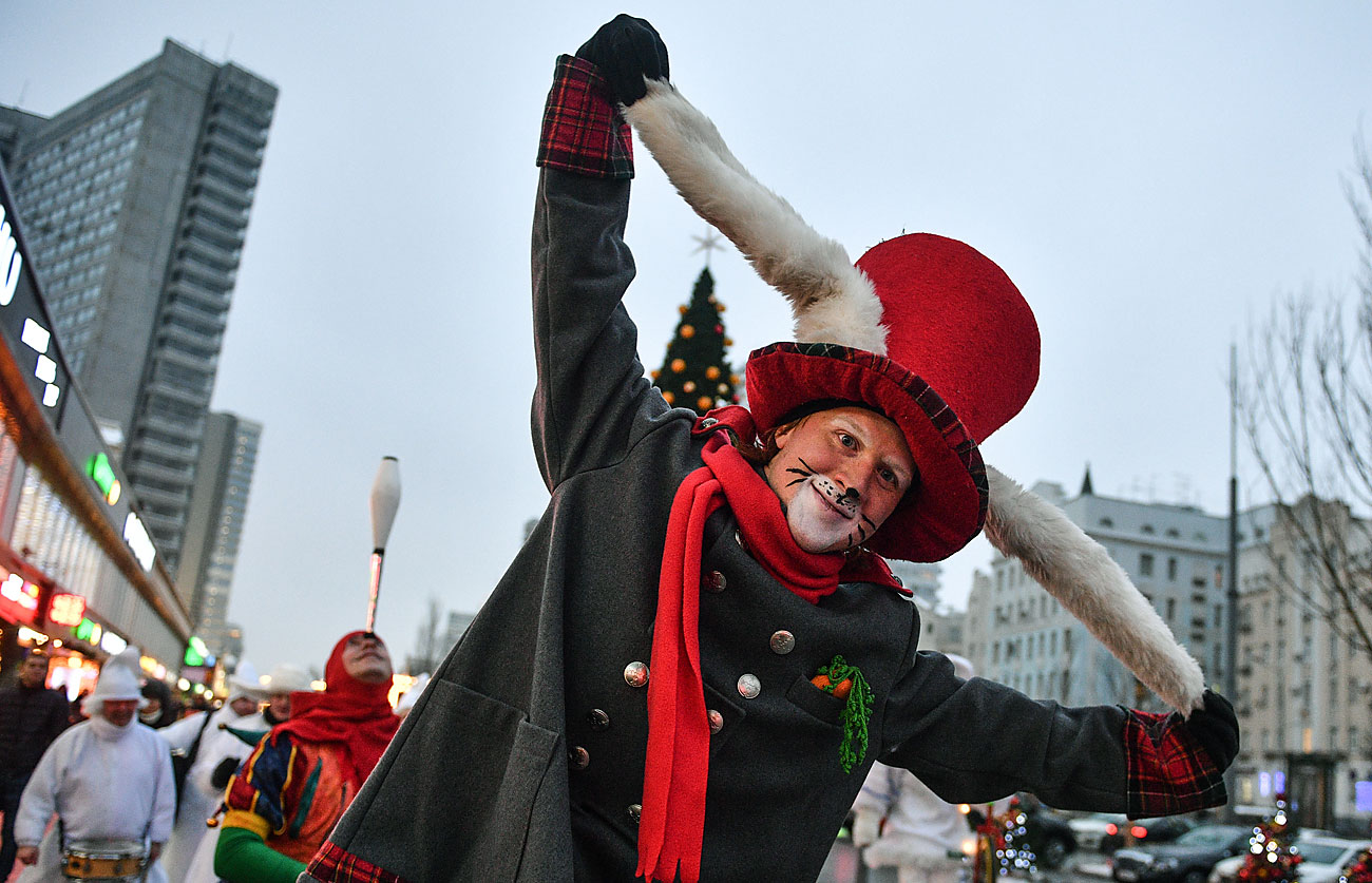 Participants in the Journey to Christmas festival on New Arbat in Moscow.
