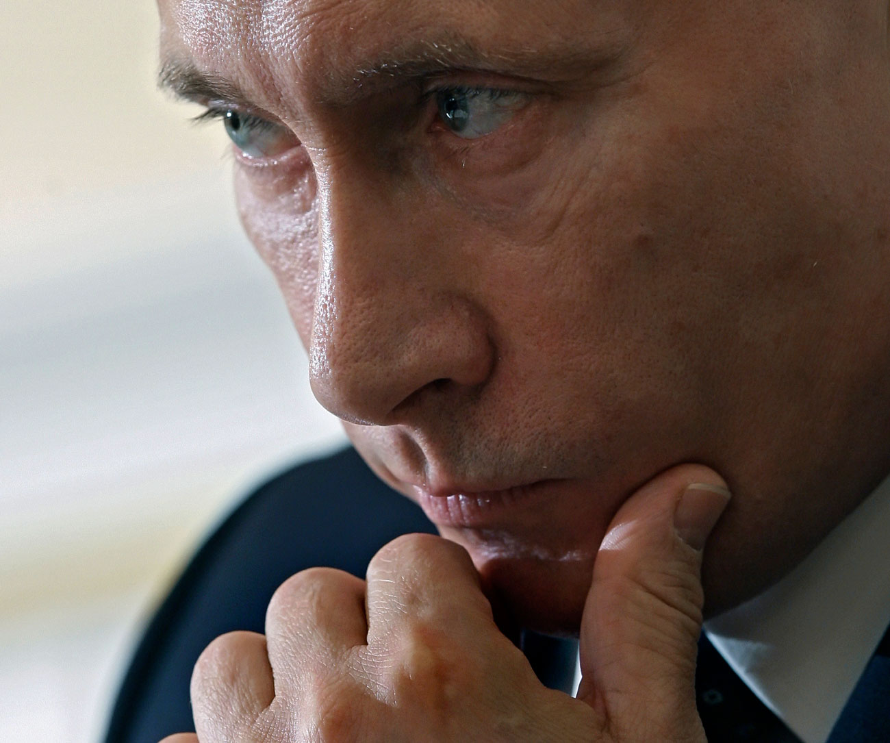 Presiden Rusia Vladimir Putin mengkritik pemberian gelombang baru sanksi terhadap Rusia dari Barat.