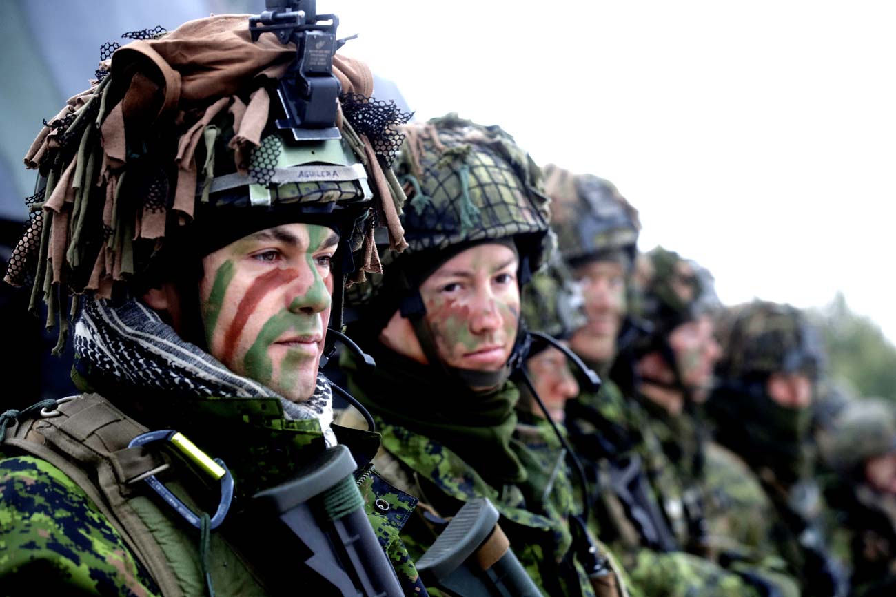 Litavski vojnici zajedno s drugim vojnicima iz 11 zemalja NATO-a na vojnim vježbama "Željezni mač" u Litvi. / 
