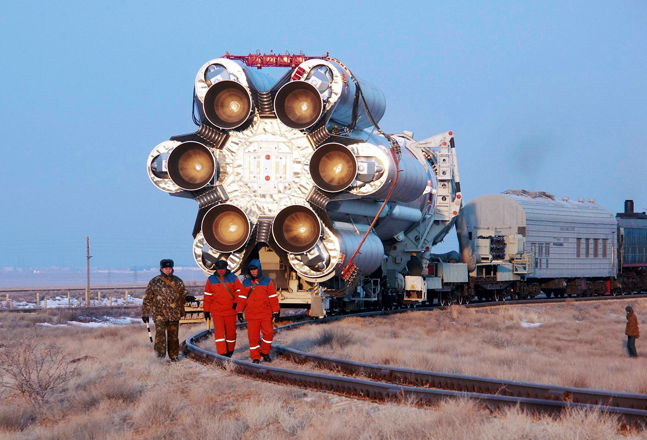 Foguete-portador Proton-M no cosmódromo de Baikonur, no Cazaquistão