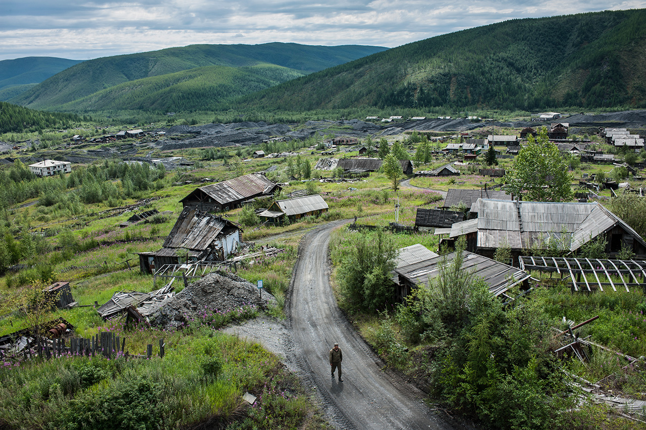 Leta 2008 so prebivalce kraja preselili: njihove hiše so porušili v lovu za zlatom.