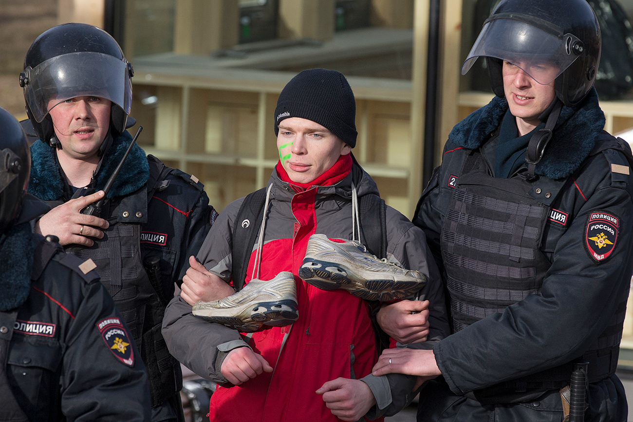 Adolescente é detido em protesto anticorrupção na capital russa