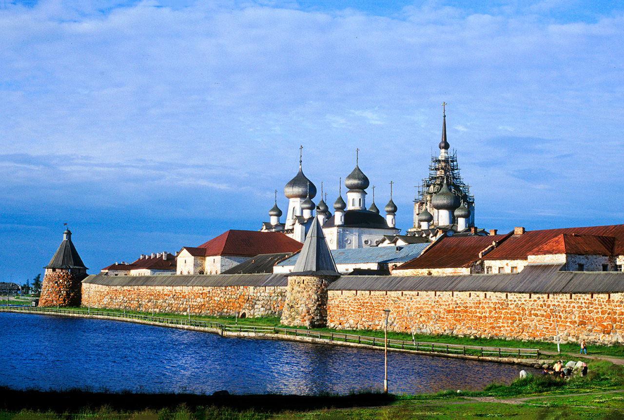 Solovetsky Monastery. East wall with Archangel Tower (left) and Transfiguration Cathedral. July 26, 1998.