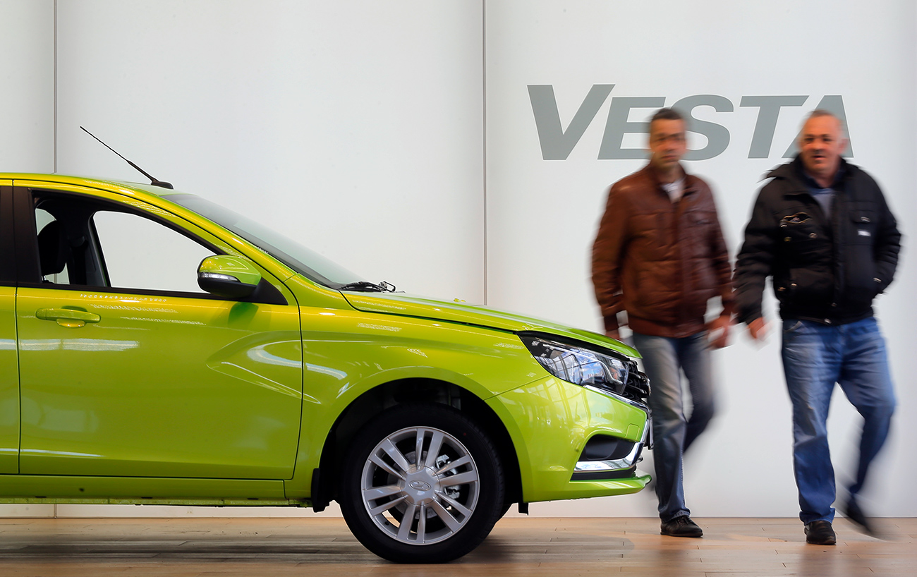 Modelo Vesta, que foi lançado no início do ano na Alemanha, desponta como carro-chefe da empresa no exterior