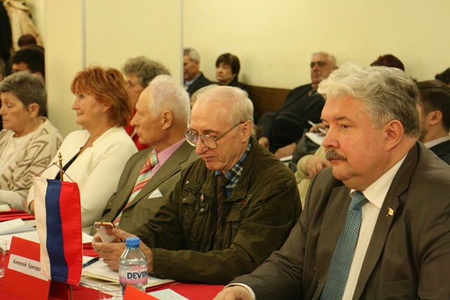 Сергей Бабурин (вдясно) участва в Четвъртата научна конференция "Славянската духовност и национална идентичност" в София в събота (22 април).