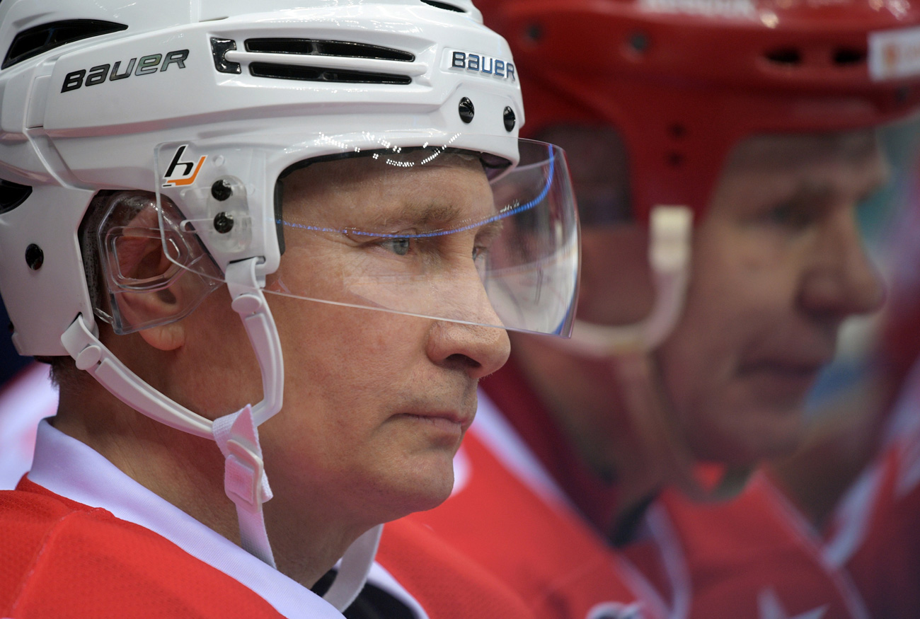 Russian President Vladimir Putin takes part in a gala match of the hockey teams of the Night League in Sochi, Russia, May 10, 2017. 