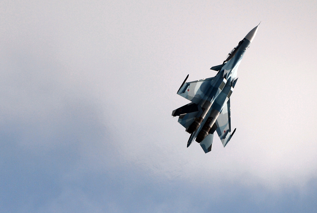 Russian Su-30 ‘greeted’ U.S. aircraft over Black Sea.