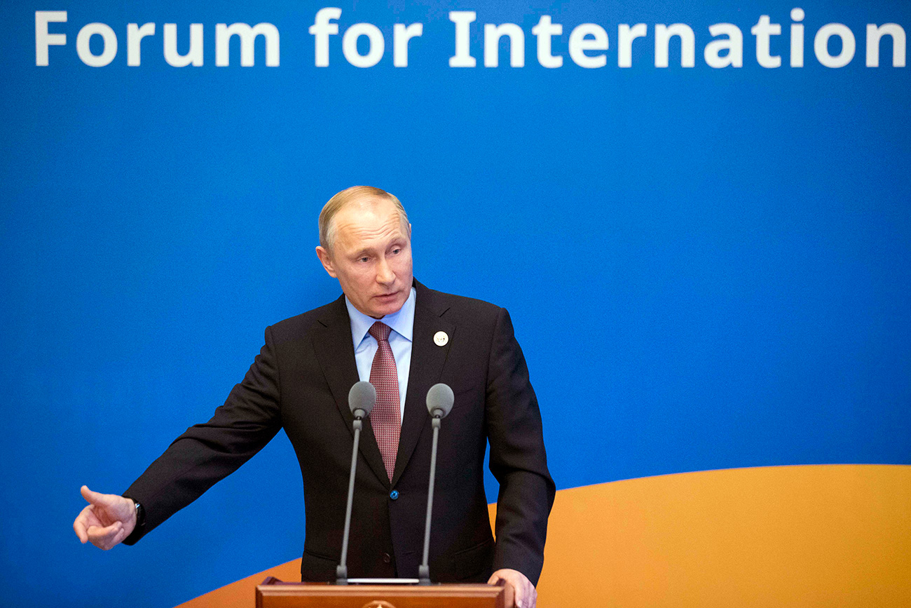 Em discurso na abertura do fórum, Pútin ressaltou “a importância de Moscou para Pequim”