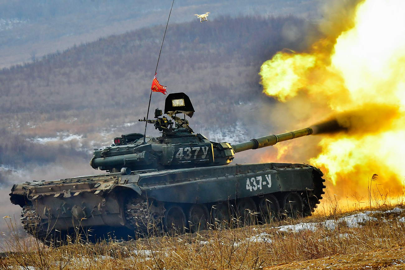 Na sliki: Tank T-72B1 5. čete ruskega vzhodnega vojaškega okrožja na ruskih kvalifikacijah za letošnji tankovski biatlon, vadbišče Sergejevski, Primorsko ozemlje, Rusija