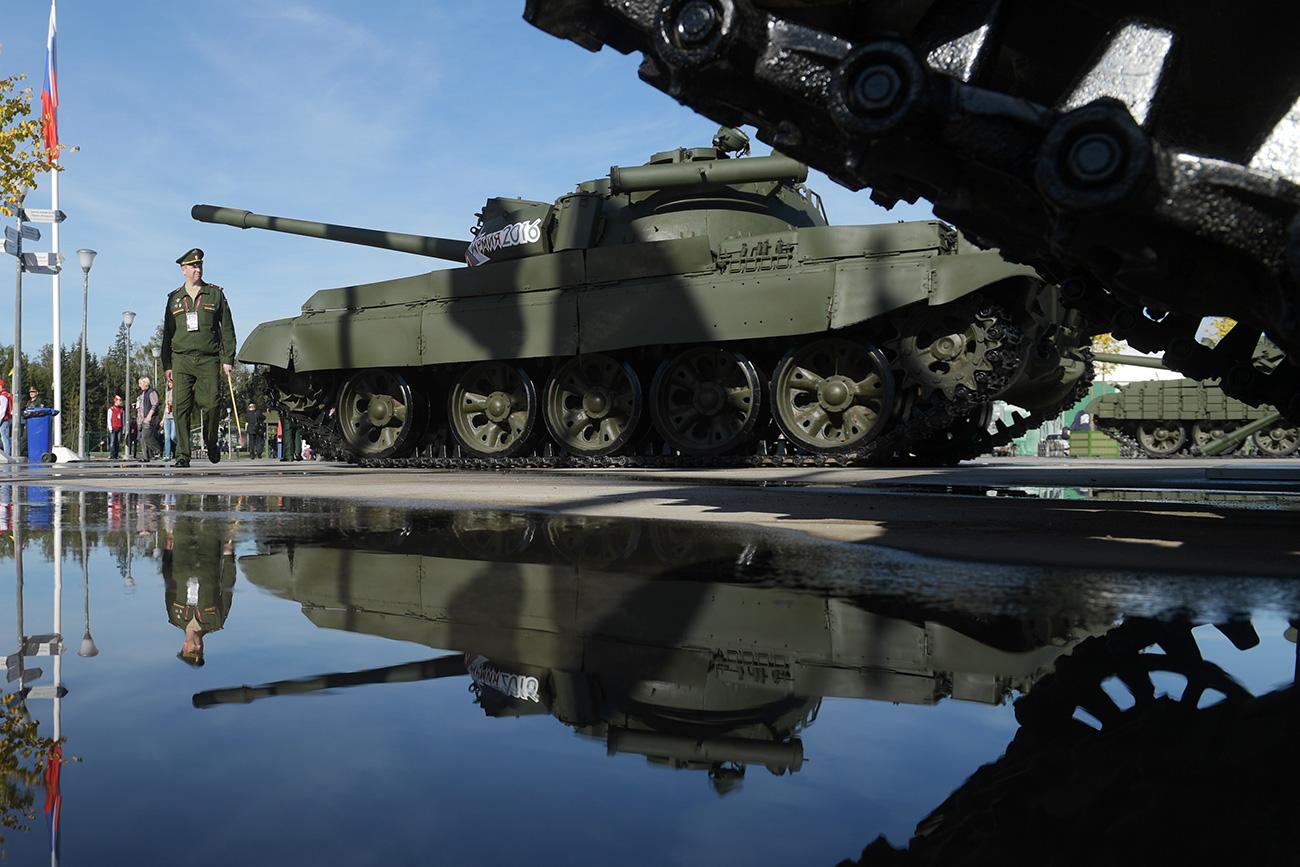 Primeiro tanque soviético em série T-55 MB, fabricado de 1958 a 1979, já possuía um sistema automático de defesa nuclear