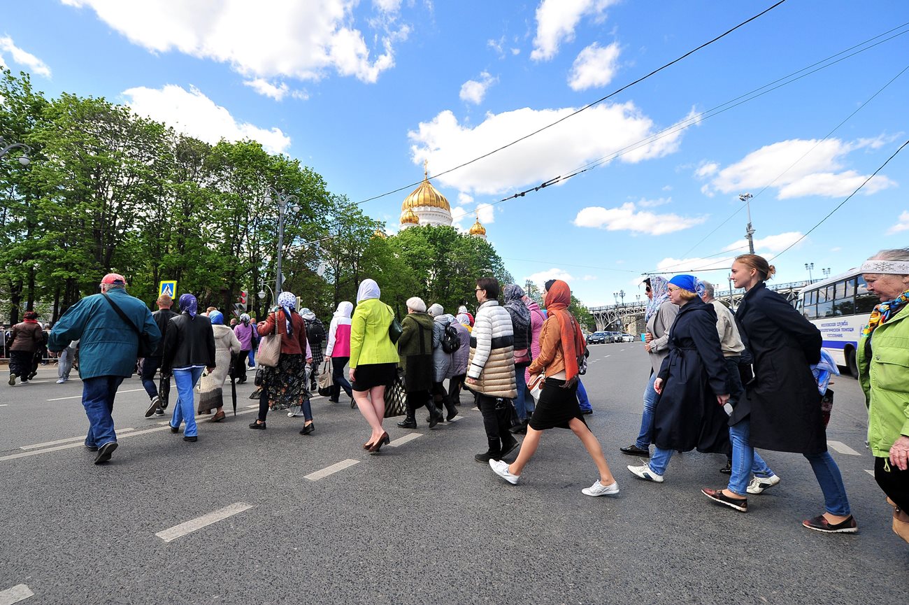 Some queues even stretched for eight kilometers.