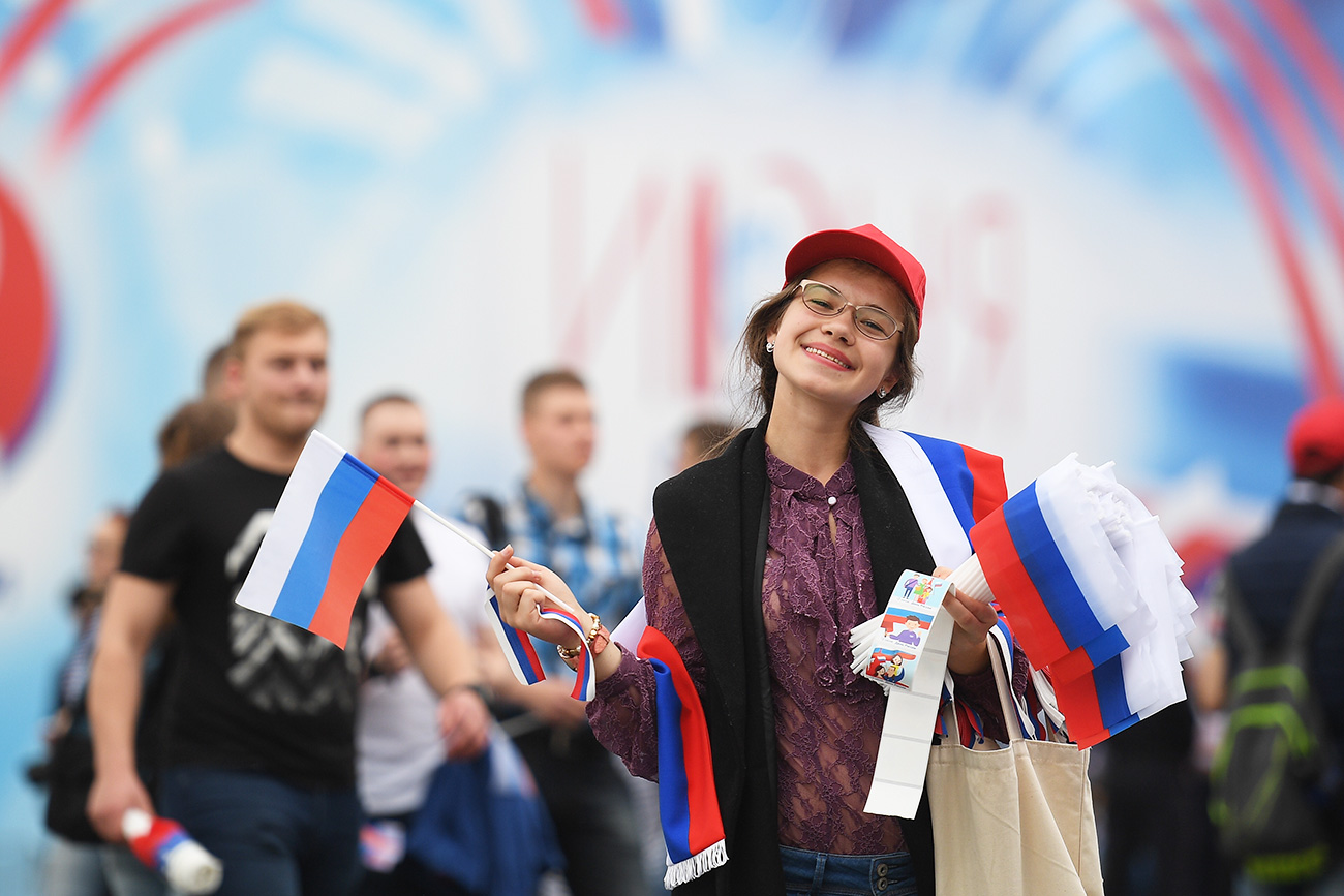 Prizor s ponedeljkovega praznovanja Dneva Rusije na moskovskem Rdečem trgu.