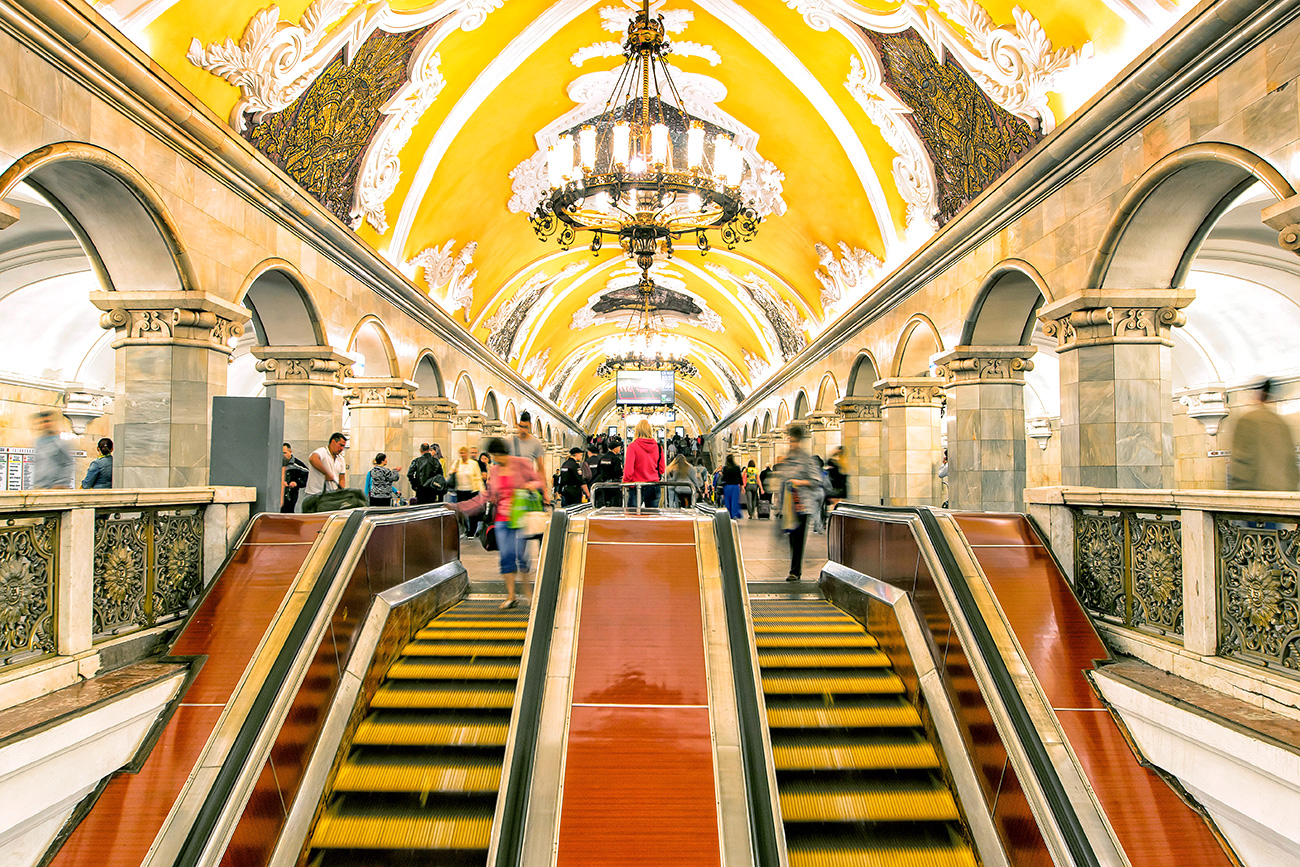 モスクワ地下鉄環状線の豪華な5駅 - ロシア・ビヨンド