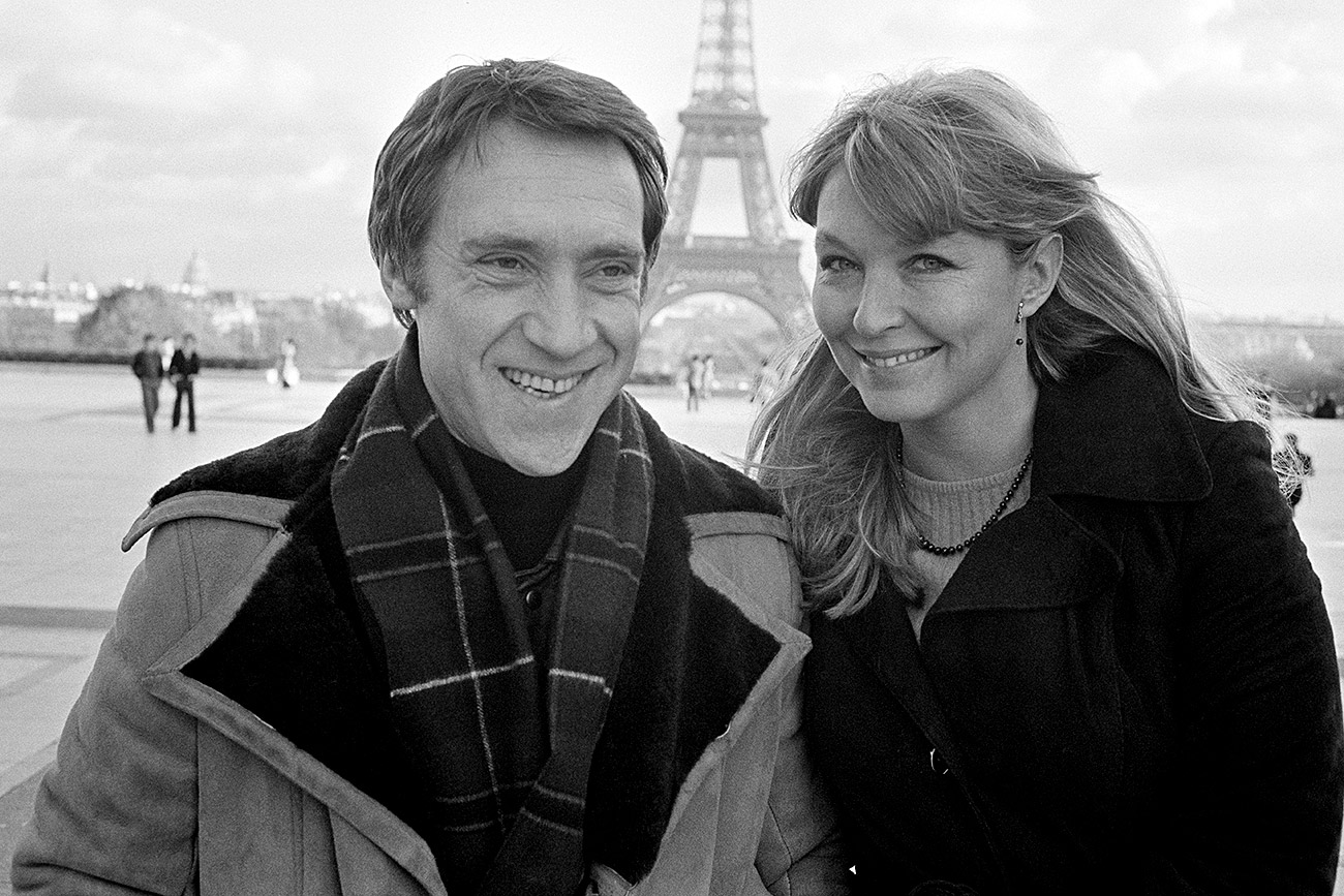 French actress Marina Vlady in Paris at the Trocadero with her husband Vladimir Vysotsky, a Russian anti-establishment actor, poet, songwriter and singer in the Soviet Union. He plays Hamlet at the Palais de Chaillot Theater in Paris in a stage production directed by Russian director Yuri Lyubimov.