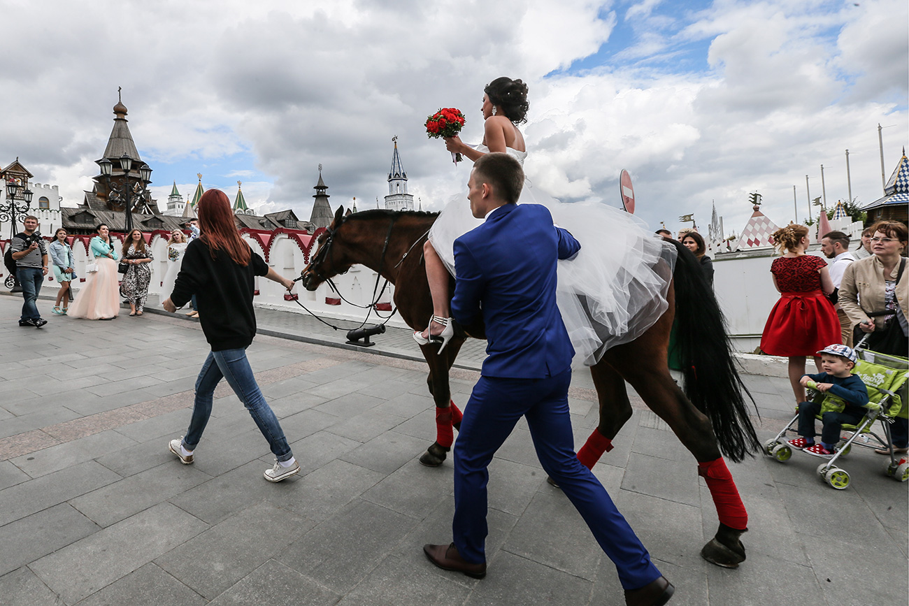 Russian Wedding Traditions and Vocabulary