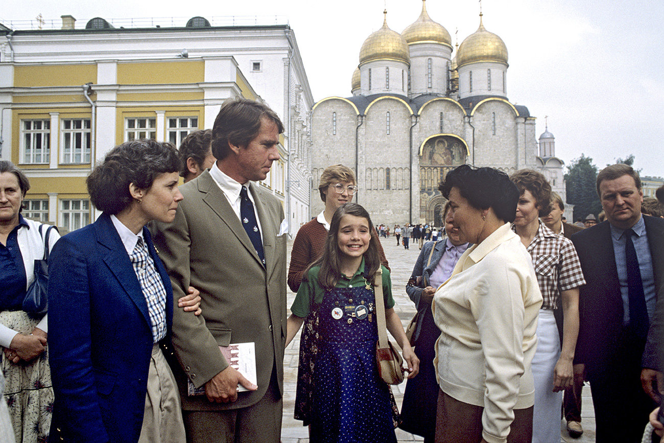 No dia 7 de julho de 1983, Samantha voou até Moscou com sua família e passou duas semanas na Rússia.