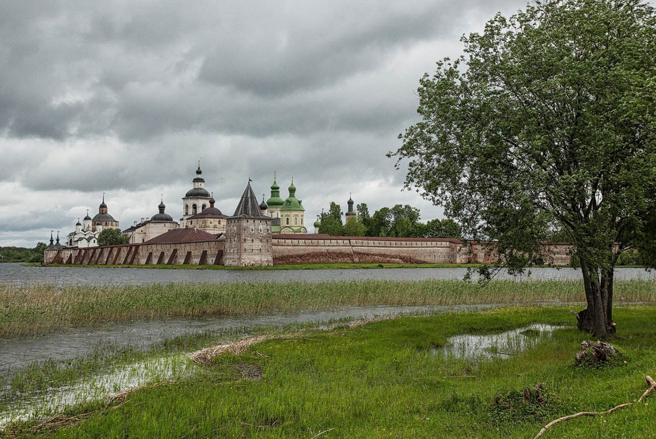 Cirilo-Beloozerski samostan je največji v Rusiji in Evropi.
