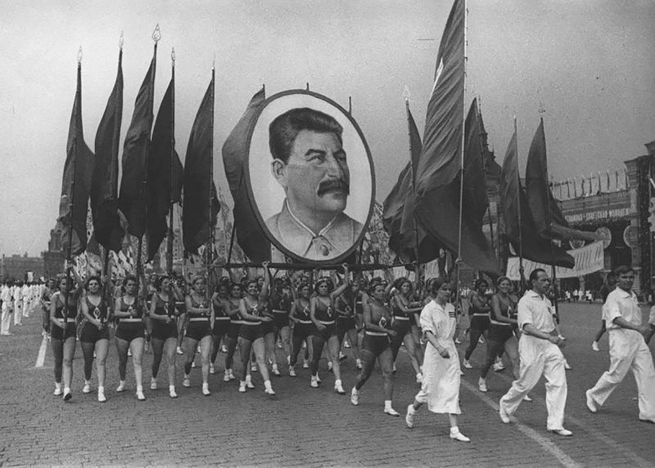 Масовне спортске параде су биле важна платформа преко које је Јосиф Стаљин ширио своје идеје.