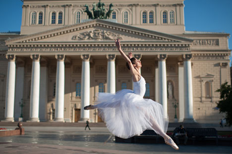 Класическият балет е най-сигурният начин да напълниш касата. В рейтинга влизат три представления на балета „Лешникотрошачката“ (в Москва, Санкт Петербург и Новосибирск), по две на „Лебедово езеро“ и „Жизел“, по едно на „Кармен“, „Дамата с камелиите“, „Дон Кихот“, „Баядерка“, „Бахчисарайски фонтан“, „Ана Каренина“.