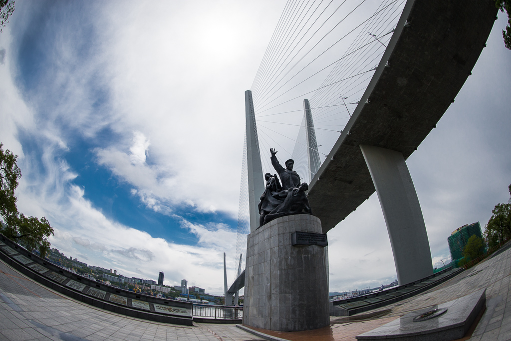 Russia still waits response from South Korea on a number of investment initiatives. Pictured is the Golden Bridge in Vladivostok.