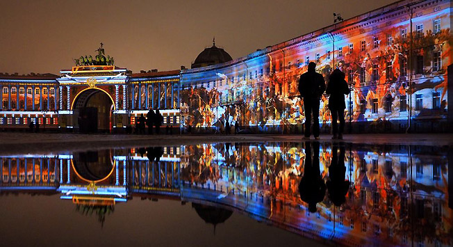 Sankt Peterburg menawarkan koleksi museum terbanyak di Rusia yang sekaligus merupakan penampungan warisan budaya negara yang paling berharga. 