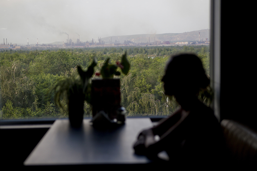 Magnitogorsk vista dalla finestra di un centro commerciale