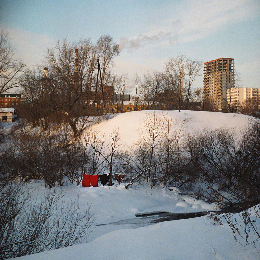 A project management office for construction of the new plant was set up 15 km north of Uktus, which was called Yekaterinburg.