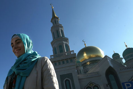 Rusia memerlukan dunia Islam, terutama untuk mendukung bidang politik dan kerja sama ekonomi. Sementara, dunia Islam pun dapat memanfaatkan kekuatan Rusia, yang memiliki keunggulan di bidang teknologi dan ekonomi.