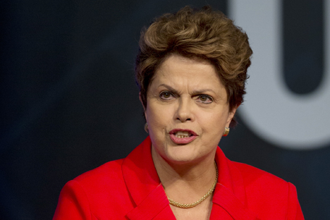 Segundo a agencia EBC, a presidente brasileira irá telefonar para o presidente da Rússia, Vladímir Pútin Foto: AP