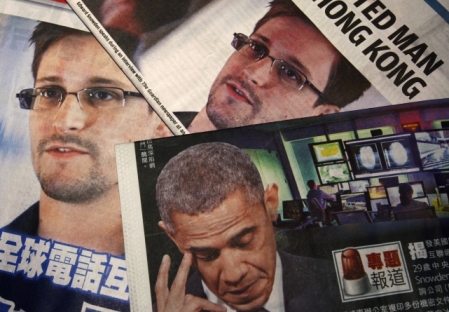 Snowden é procurado pelo governo norte-americano por divulgar informações secretas sobre programa para acessar conversas telefônicas e por internet Foto: Reuters