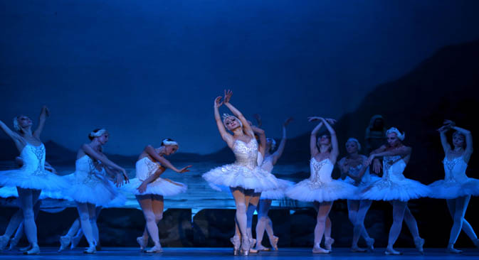 Dançarinos do Balé Nacional da Rússia apresentam o espetáculo “Lago dos Cisnes” Foto: Photoshot/Vostock-Photo