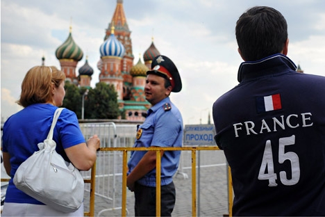 Além de oferecer aulas, polícia irá contratar mais funcionários que falam línguas estrangeiras Foto: ITAR-TASS