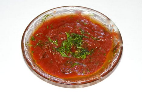 Um dos molhos mais populares utilizado como complemento aos pratos russos, depois da maionese e da mostarda, é o adjika Foto: divulgação